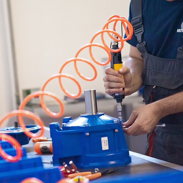 Centrum montażu przekładni i motoreduktorów Centrum montażu przekładni i motoreduktorów